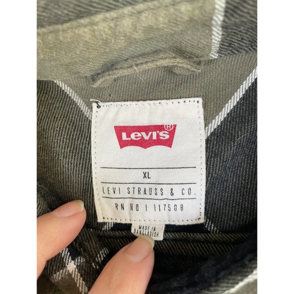 Levis Shirt Mens XL Green Plaid Button Down Long Sleeves Lightweight - Picture 9 of 11